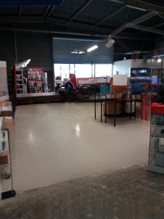 Entrepôt 800m² - Saint-Martin-sur-le-Pré : Photo 3